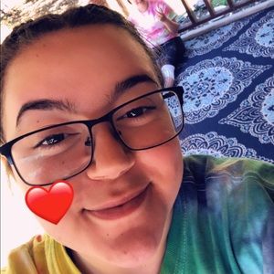 Meet your Posher, Deborah